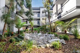 2820 Sawtelle Blvd in Los Angeles, CA - Building Photo - Building Photo