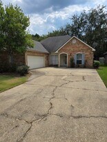 616 Canberra Rd in Lafayette, LA - Building Photo