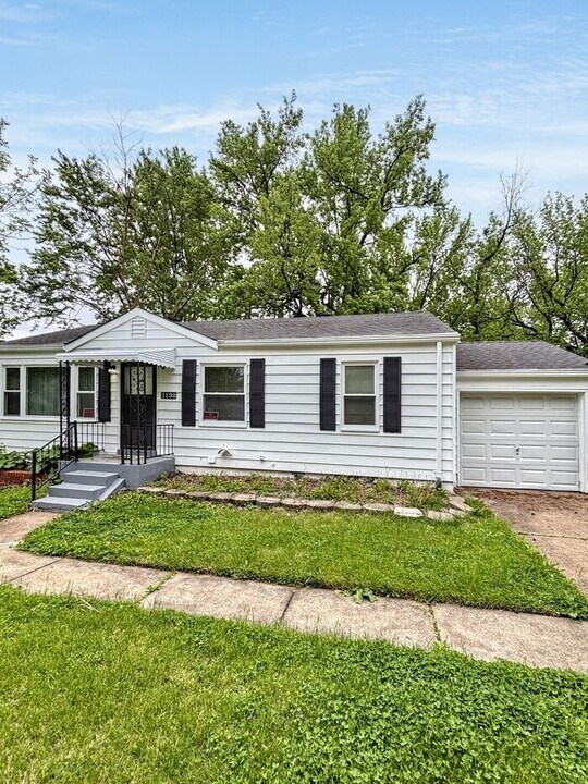 1132 Kilgore Dr in St. Louis, MO - Building Photo