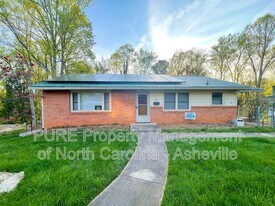 111 Delaware Ave in Asheville, NC - Building Photo