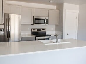 1021 E Klamath Ln in Meridian, ID - Building Photo - Building Photo