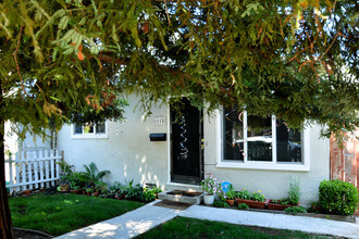 1113 Oliver St in Redwood City, CA - Building Photo - Building Photo