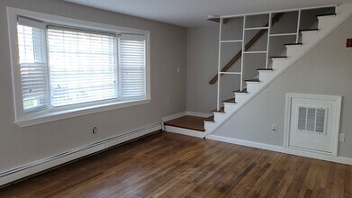 8-10 Pawkannawkut Dr in Yarmouth, MA - Building Photo - Building Photo