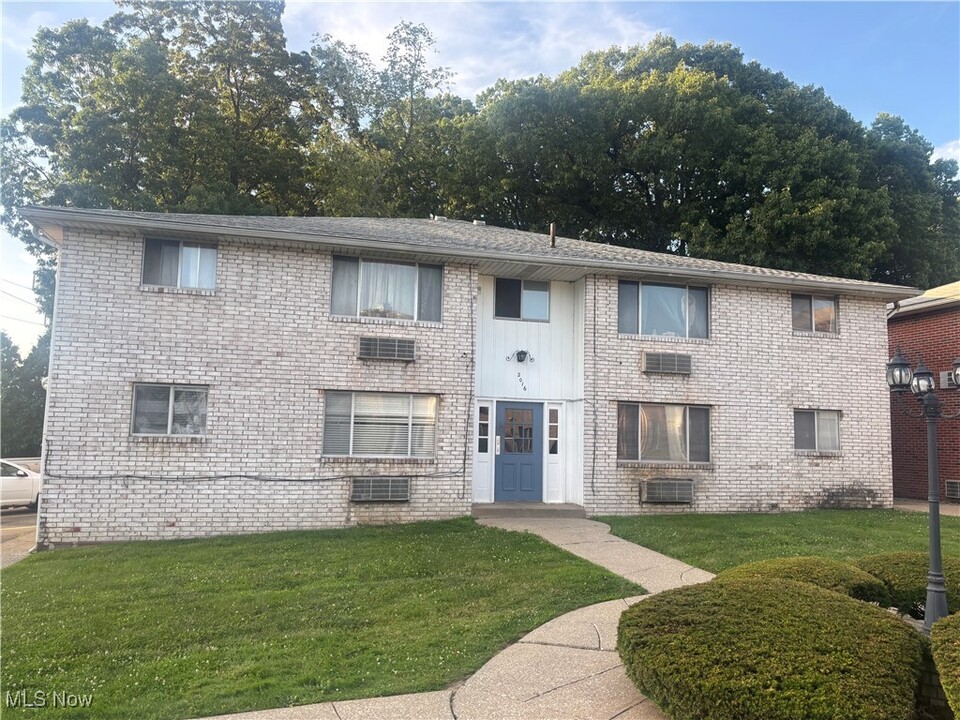2016 20th St NW in Canton, OH - Building Photo
