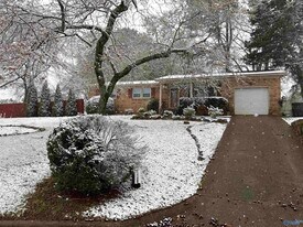 4017 Summerhill Pl NW in Huntsville, AL - Building Photo