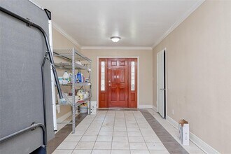 4701 Laurel St in Bellaire, TX - Building Photo - Building Photo