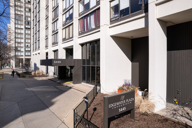 Edgewater Plaza Condominiums in Chicago, IL - Building Photo - Building Photo