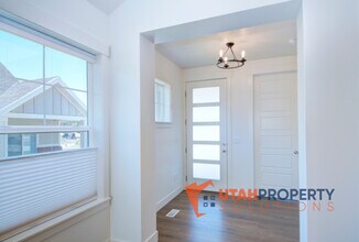 538 Fashion Creek Ct in Murray, UT - Building Photo - Building Photo
