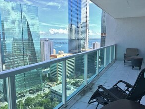 1250 S Miami Ave, Unit 3104 in Miami, FL - Building Photo - Building Photo