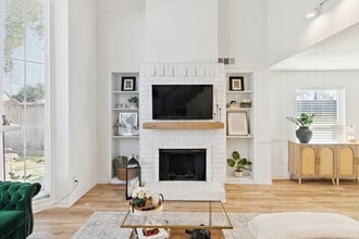 525 W 30th St in Houston, TX - Building Photo - Building Photo