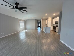 341 Cordova Xing in Seguin, TX - Building Photo - Building Photo