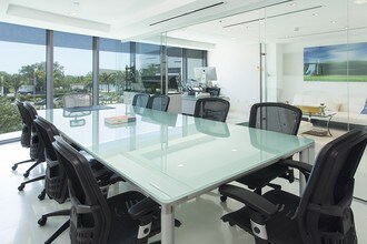900-990 Biscayne Blvd in Miami, FL - Building Photo - Building Photo