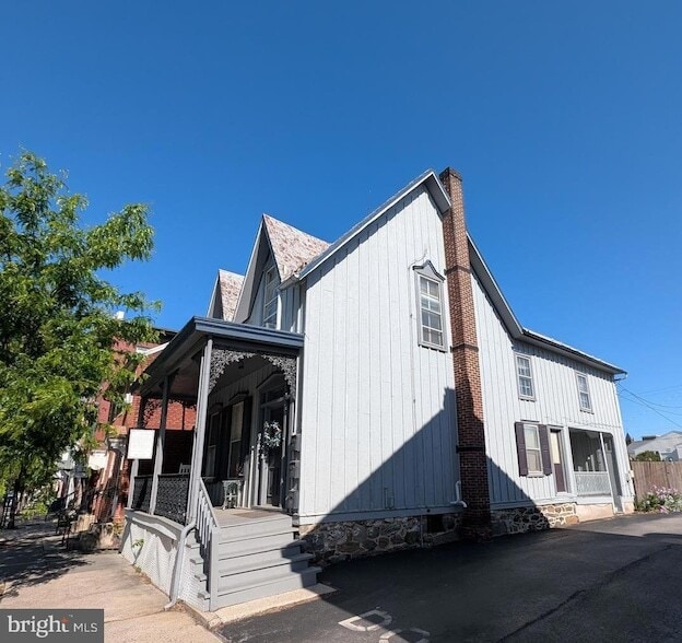 property at 115 Chambersburg St