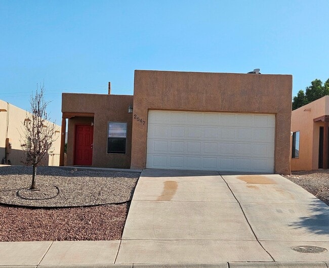 2547 Las Alturas Ct in Alamogordo, NM - Building Photo - Building Photo