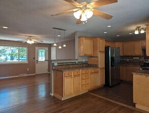305 Cottonwood Ct in Longmont, CO - Building Photo - Building Photo
