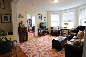 30 Addington Rd, Unit 3 in Brookline, MA - Foto de edificio - Building Photo