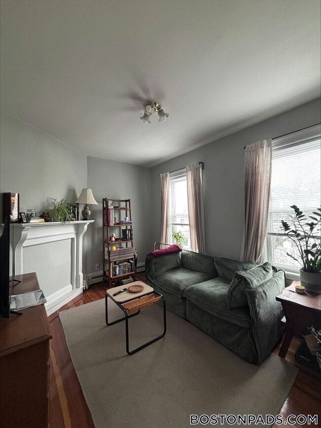 137 Columbia St, Unit 3R in Cambridge, MA - Foto de edificio - Building Photo