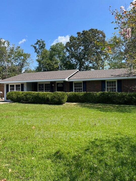 5021 Greensboro Ct in Montgomery, AL - Building Photo