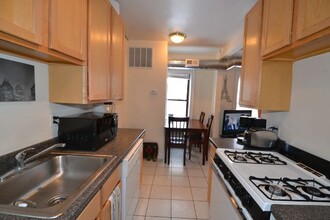 1251 W Henderson St, Unit M07H in Chicago, IL - Foto de edificio - Building Photo