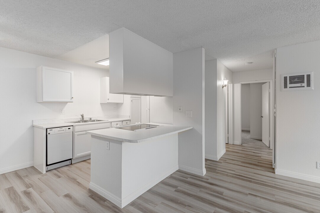 Gramercy Apartments in San Diego, CA - Building Photo