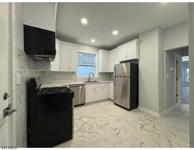 139 Claremont Ave in Montclair, NJ - Building Photo - Building Photo