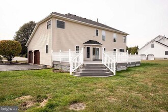 27 Samantha Dr in Monroe Township, NJ - Building Photo - Building Photo