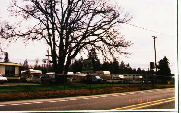 Royal Oaks Mobile Home Park in Roy, WA - Building Photo