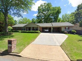 6245 Gillham Dr in Memphis, TN - Building Photo