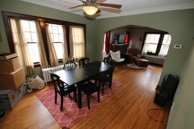 2078 St Clair Ave in St. Paul, MN - Building Photo - Building Photo