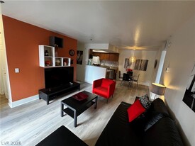 4200 S Valley View Blvd in Las Vegas, NV - Building Photo