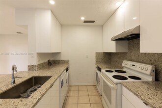 10361 SW 209th Ln in Cutler Bay, FL - Building Photo - Building Photo