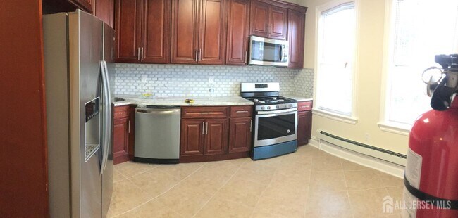 126 Wade St in Jersey City, NJ - Building Photo - Building Photo