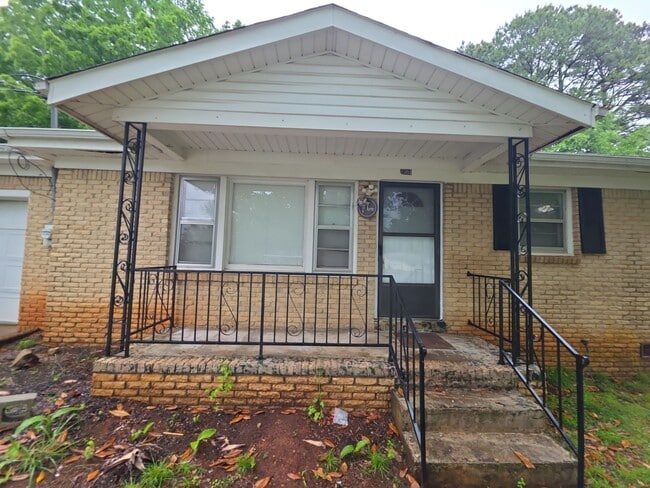 4504 Sparkman Dr NW in Huntsville, AL - Building Photo - Building Photo