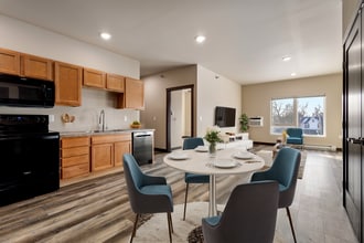 Generations on 1st in Watertown, SD - Foto de edificio - Building Photo