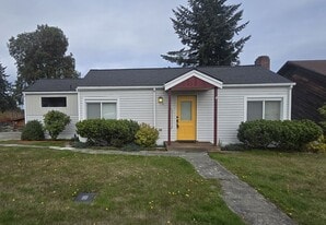 119 W Fogarty Ave in Port Angeles, WA - Building Photo