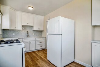 715 Loma Dr in Hermosa Beach, CA - Building Photo - Building Photo