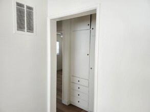 1339 N Vista St in Los Angeles, CA - Building Photo - Building Photo