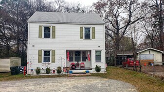 3317 sims st, Unit B (Upstairs) in Hapeville, GA - Building Photo