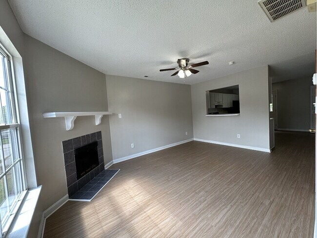 1059 W Pueblo Dr in Jacksonville, NC - Building Photo - Building Photo