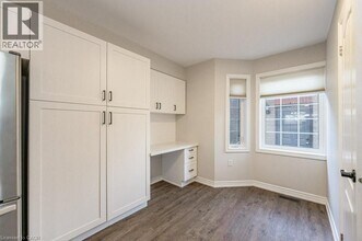 3542 Fowler Ct in Burlington, ON - Building Photo - Building Photo