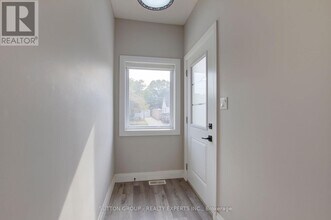 104 Fifth Ave in Kitchener, ON - Building Photo - Building Photo