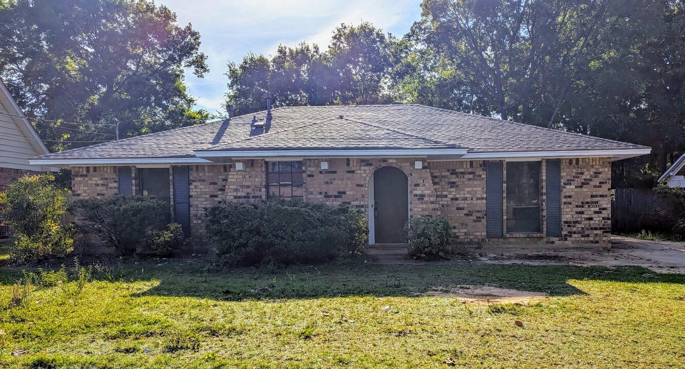 4704 Ray Dr in Montgomery, AL - Building Photo