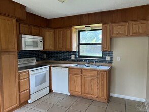 3219 Maplewood Dr in Gulf Breeze, FL - Building Photo - Building Photo