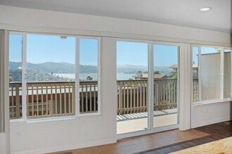 55 Marinero Cir in Tiburon, CA - Building Photo - Building Photo