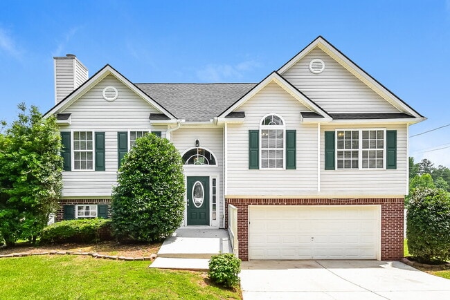 property at 221 Stagecoach Pass