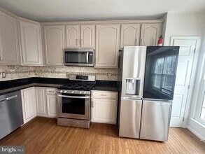 43511 Evian Ln in Chantilly, VA - Building Photo - Building Photo