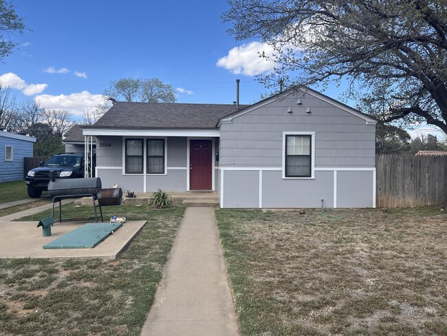 2504 30th St in Lubbock, TX - Building Photo - Building Photo