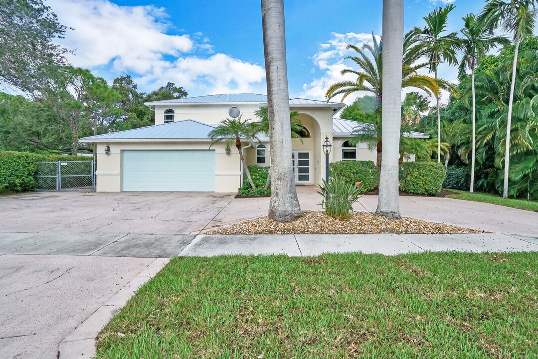 1311 NW 2nd Cir in Boca Raton, FL - Building Photo