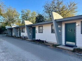 5213 Joe Sayers Ave in Austin, TX - Building Photo