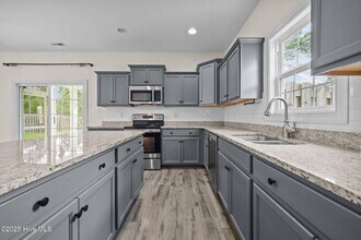 541 Transom Wy in Sneads Ferry, NC - Building Photo - Building Photo